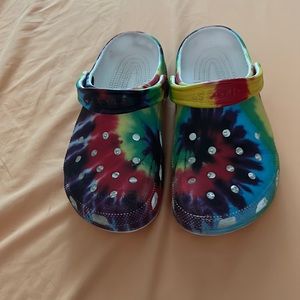 The Dye Crocs boys size 8 - 9 may fit small women feet
